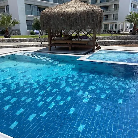 Penthouse 1 Bedroom Sleeps 4 Καζιβερά