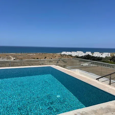 Penthouse 1 Bedroom Sleeps 4 Καζιβερά