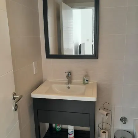 Penthouse 1 Bedroom Sleeps 4 Apartment *
