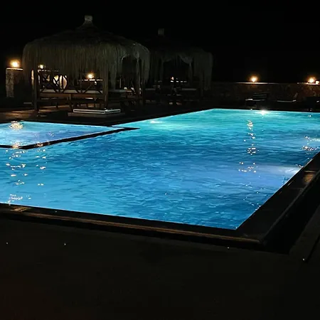 Penthouse 1 Bedroom Sleeps 4 * Ghaziveran